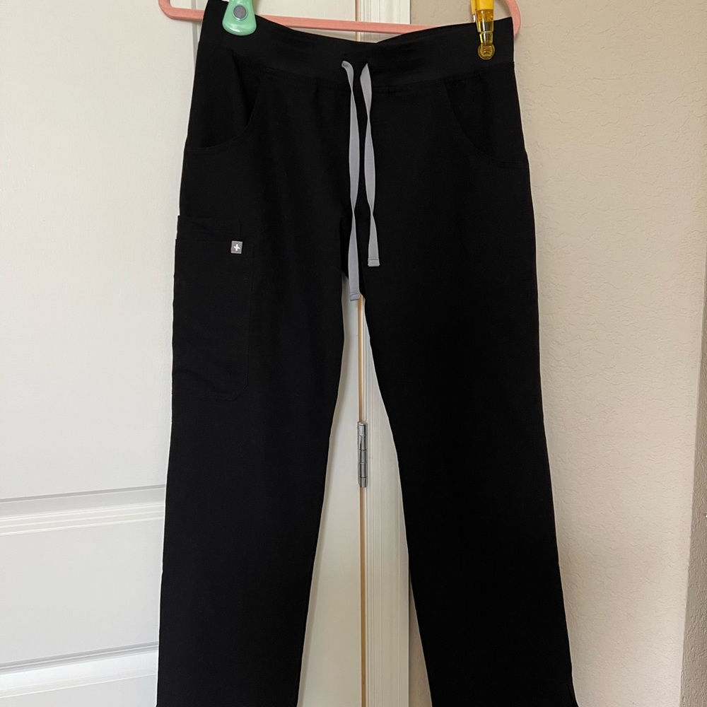 FIGS Kade Cargo Scrub Pants